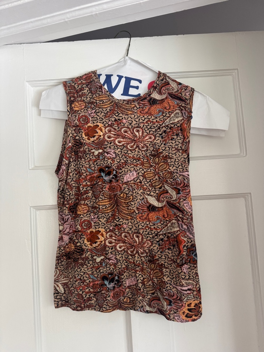 Sleeveless Floral Paisley Print Top in Multi-Color